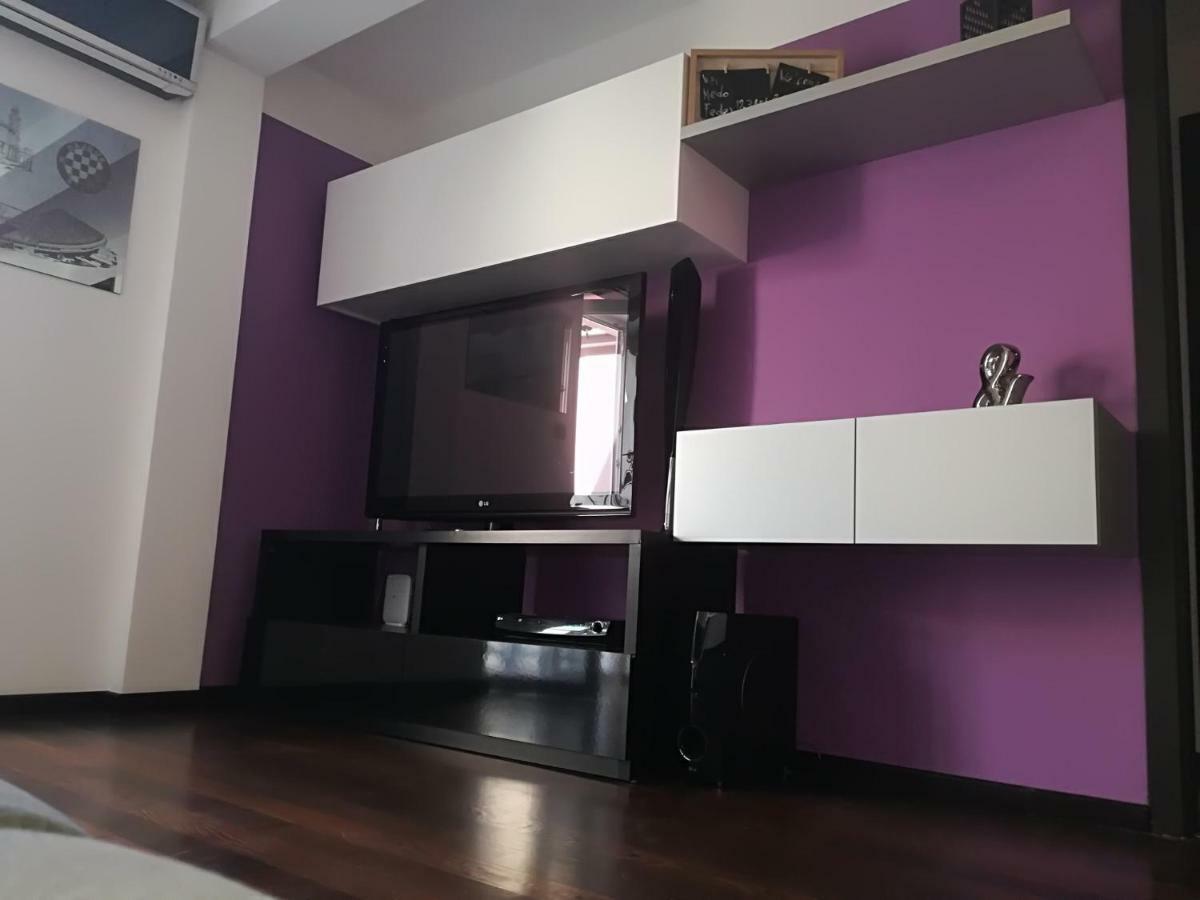 אומיס Apartman Brzovic מראה חיצוני תמונה