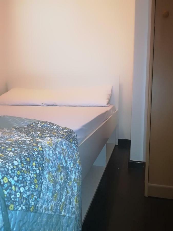 אומיס Apartman Brzovic מראה חיצוני תמונה