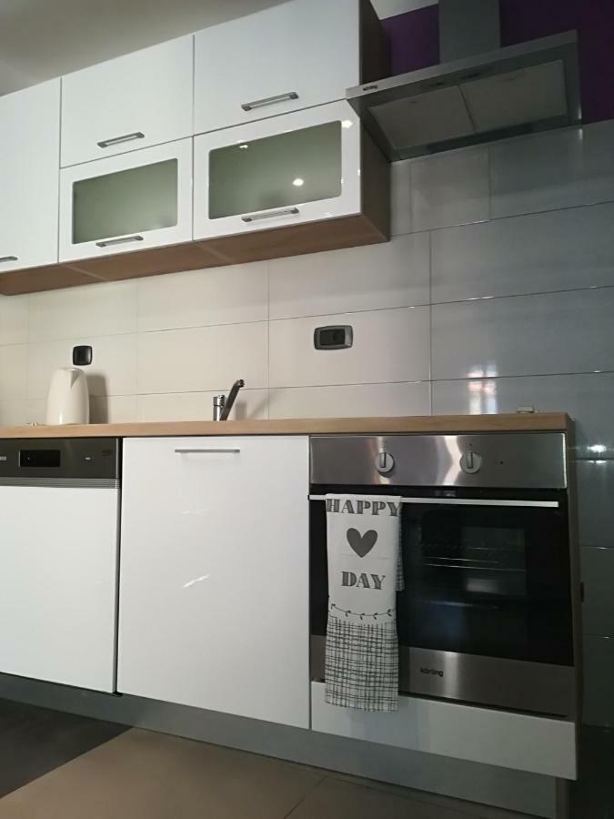 אומיס Apartman Brzovic מראה חיצוני תמונה